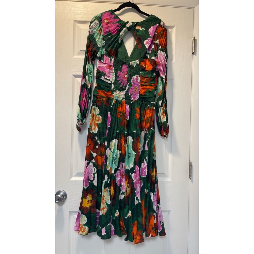 Anthropologie By Anthropologie
Pleated V-Neck Dress Size 4 - Picture 8 of 10